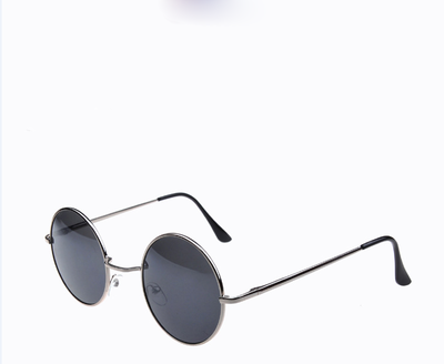 Μοντέρνα γυναικεία γυαλιά σε στρογγυλή μορφή σε διάφορα χρώματα