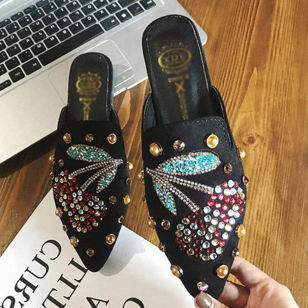 Modern női papucs két színben - éles, kövekkel díszített