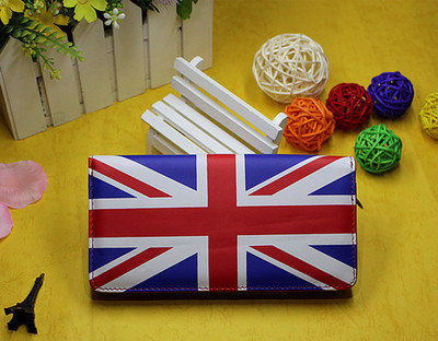 Πορτοφόλια για άνδρες και γυναίκες διαφόρων μεγεθών