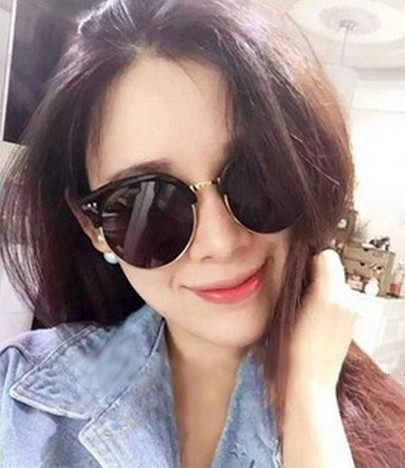 Κομψά γυναικεία γυαλιά ηλίου 