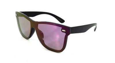 Σύγχρονα γυαλιά ηλίου σε διάφορα χρώματα