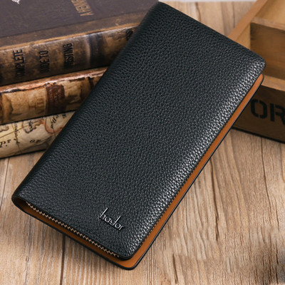 Κομψό ανδρικό πορτοφόλι σε γεωμετρικό σχέδιο