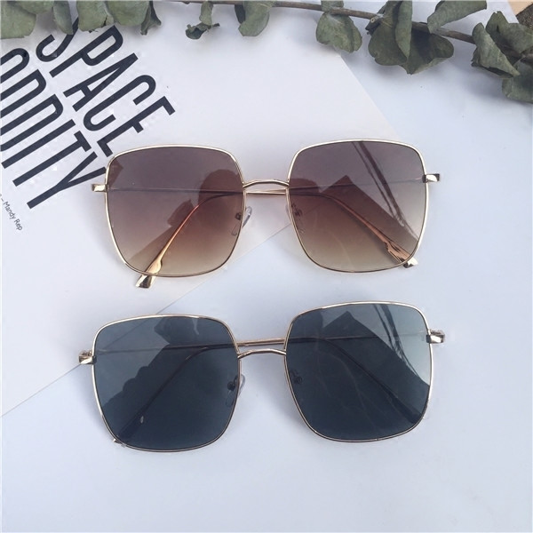 Κομψά γυαλιά ηλίου σε δύο χρώματα