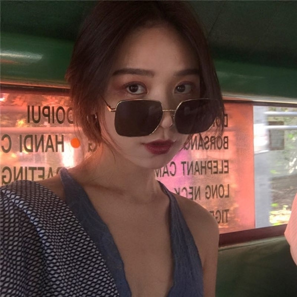 Κομψά γυαλιά ηλίου σε δύο χρώματα