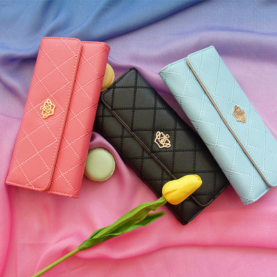 Γυναικείο πορτοφόλι σε διάφορα χρώματα με μεταλλικά στοιχεία