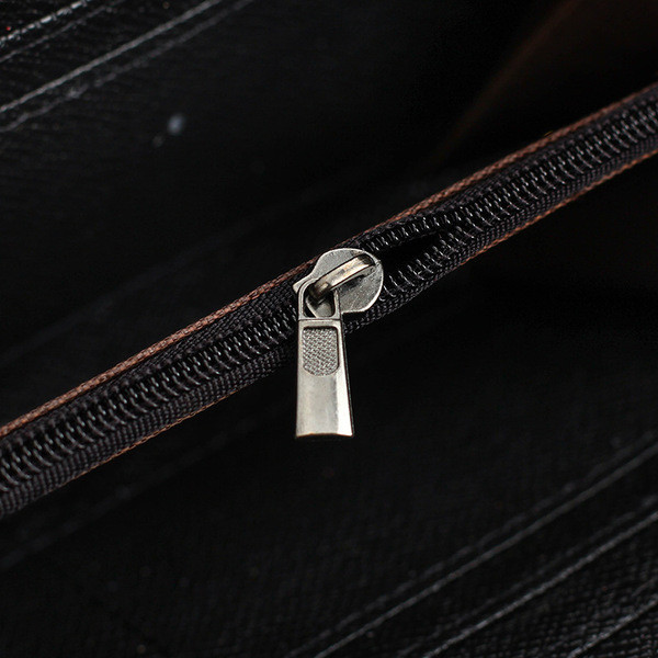 Portofel barbatesc stilat in doua culori cu decor metalic