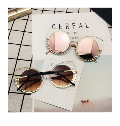 Γυναικεία γυαλιά σε διάφορα χρώματα με διακοσμητικές πέτρες