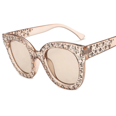 Γυναικεία γυαλιά σε διάφορα χρώματα με διακοσμητικά στοιχεία