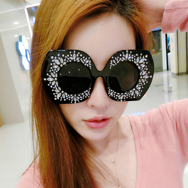 Γυναικεία γυαλιά  με φαρδύ πλαίσιο με διακοσμητικές πέτρες