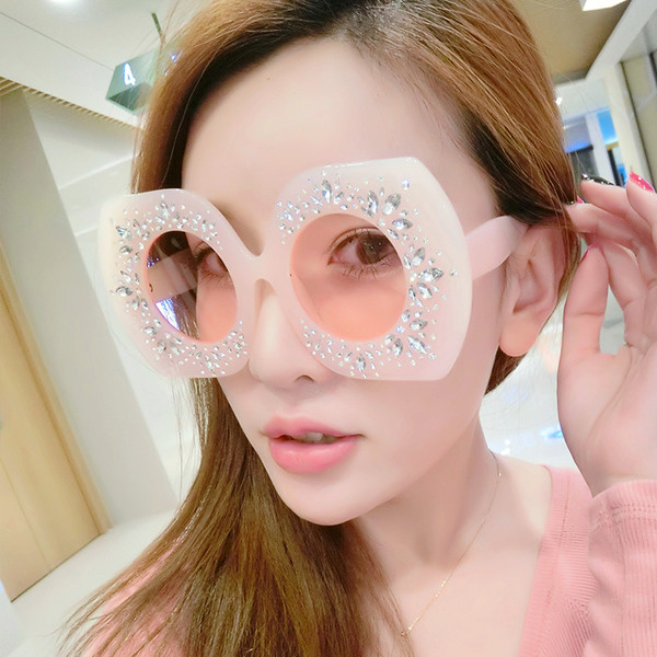 Γυναικεία γυαλιά  με φαρδύ πλαίσιο με διακοσμητικές πέτρες