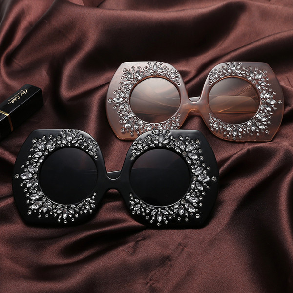 Γυναικεία γυαλιά  με φαρδύ πλαίσιο με διακοσμητικές πέτρες