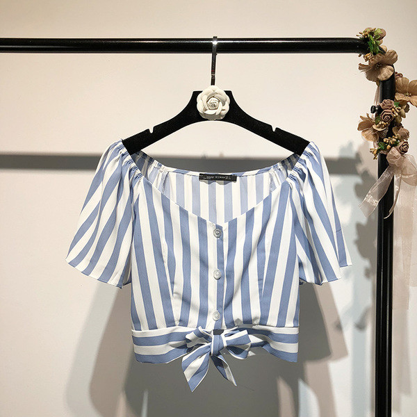 Bluză de damă în dungi scurte cu panglică