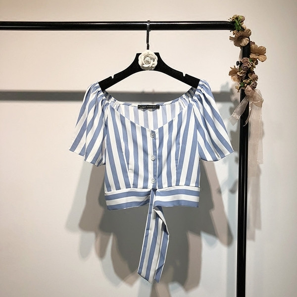 Bluză de damă în dungi scurte cu panglică