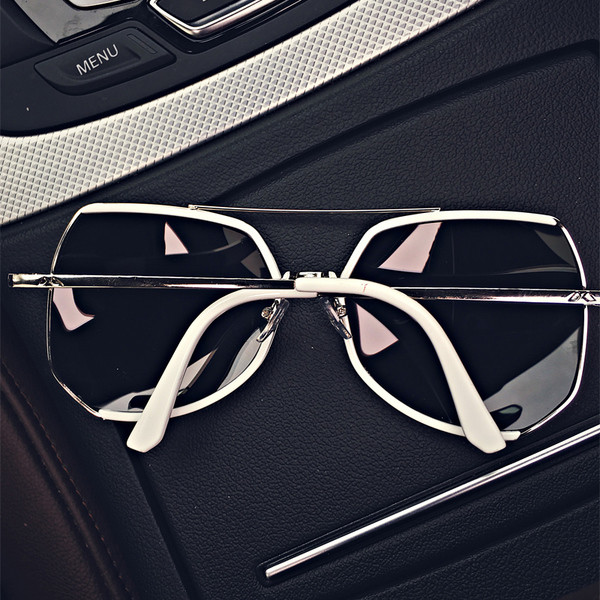 Γυναικεία γυαλιά ηλίου σε διάφορα χρώματα