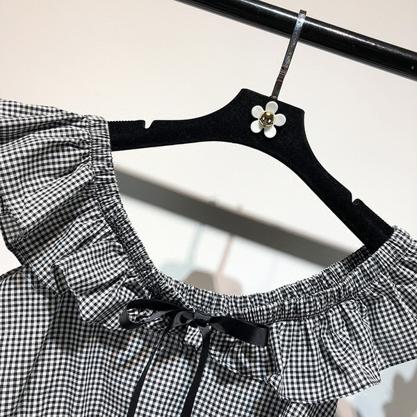 Tricou casual de dama in model scurt in carouri