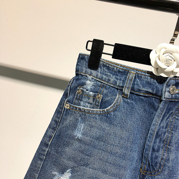 Pantaloni scurti din denim de dama cu talie inalta si rupti