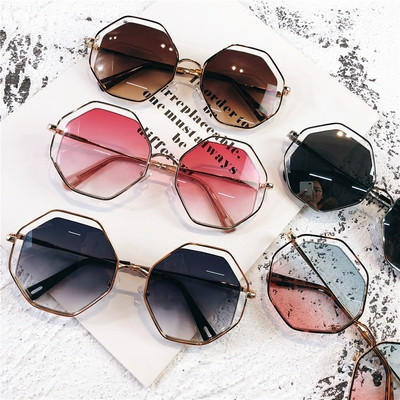 Стилни дамски слънчеви очила с кръгла форма в няколко цвята