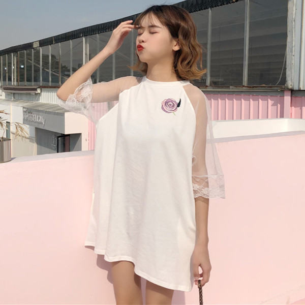 Κομψό γυναικείο φόρεμα με floral μοτίβο σε λευκό χρώμα