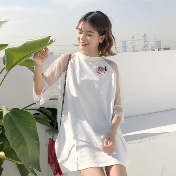 Κομψό γυναικείο φόρεμα με floral μοτίβο σε λευκό χρώμα