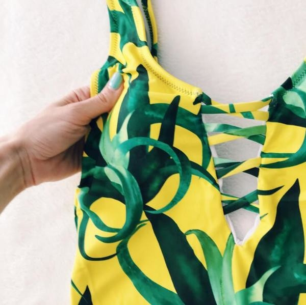 Costum de baie plin floral de damă, cu decolteu adânc, cu cravate