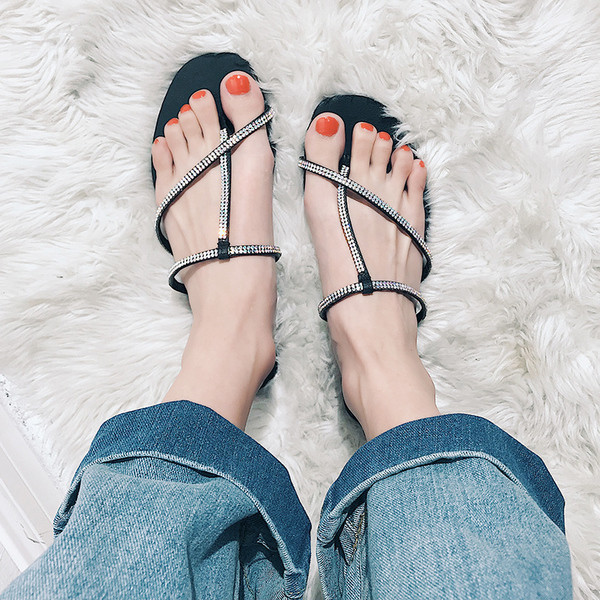 Papuci de dama delicati in doua culori cu pietre decorative