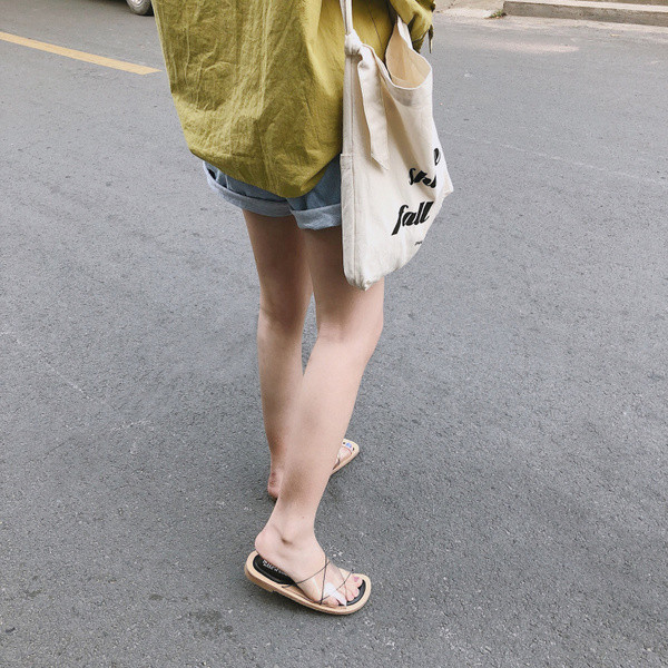 Papuci de dama in trei culori cu bretele incrucisate transparente, potriviti pentru utilizarea de zi cu zi