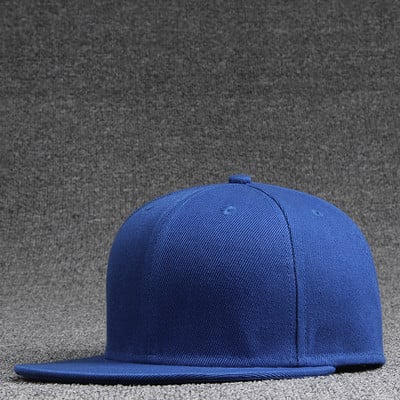 Шапка с козирка подходяща за мъже и жени