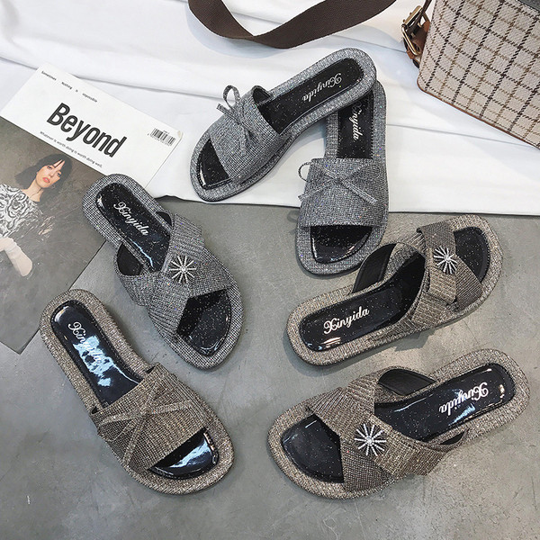 Papuci de dama stralucitori cu bretele incrucisate cu decor