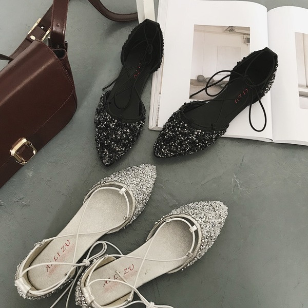 Γυναικεία σανδάλια σε κλειστό μοτίβο με λαμπερά σωματίδια και δεσμούς - δύο χρώματα