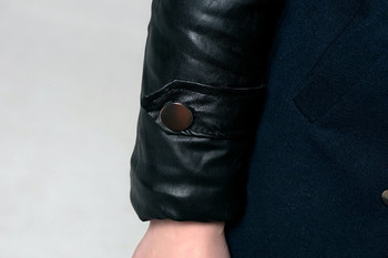 Спортно - ежедневно сако с декоративни копчета и кожени ръкави 
