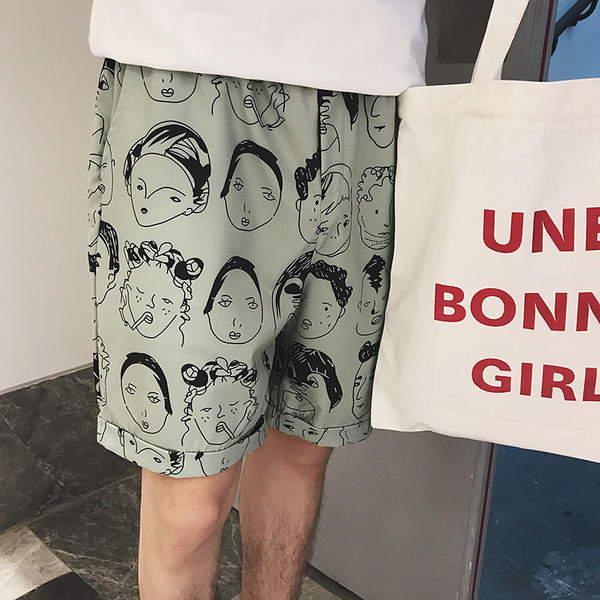 Pantaloni scurți casual pentru bărbați cu aplicație în trei culori