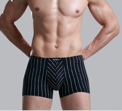 Boxeri pentru bărbați în diferite culori