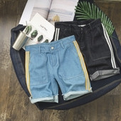 Pantaloni scurți din denim pentru bărbați cu borduri late model în două culori