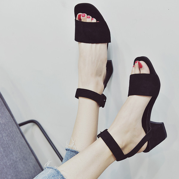 Sandale de damă elegante cu toc negru