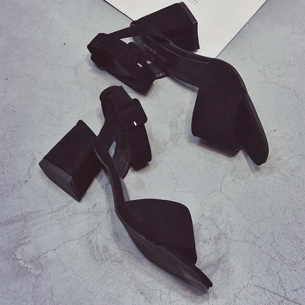 Sandale de damă elegante cu toc negru