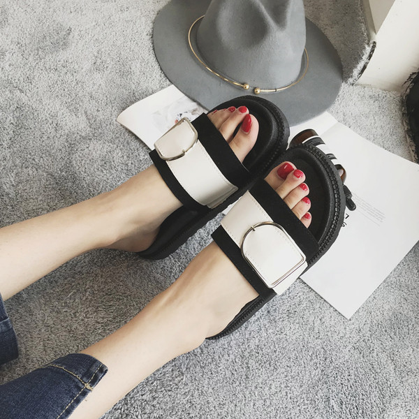 Papuci de dama potriviti pentru utilizarea de zi cu zi in doua culori si talpa plata