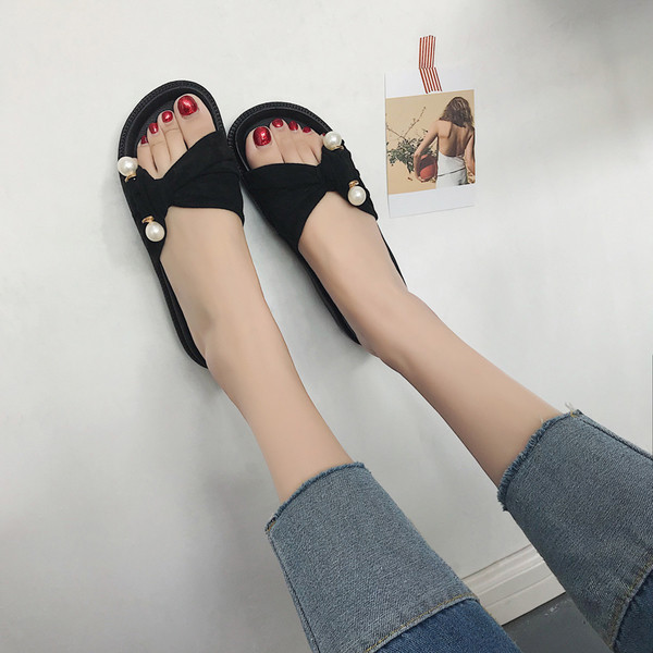 Papuci eleganti de dama in roz si negru cu decor de perle