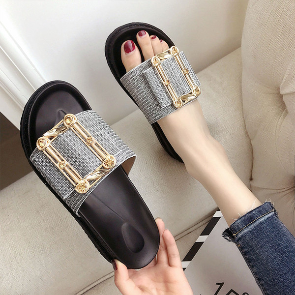 Papuci eleganti de dama, cu curea lucioasa si catarama cu talpa plata