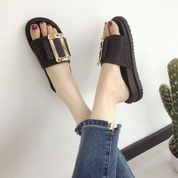 Papuci eleganti de dama, cu curea lucioasa si catarama cu talpa plata