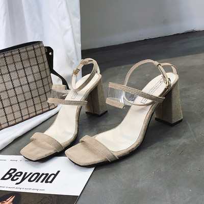 Sandale de damă elegante cu toc ușor, în negru și bej, cu bretele transparente și subțiri