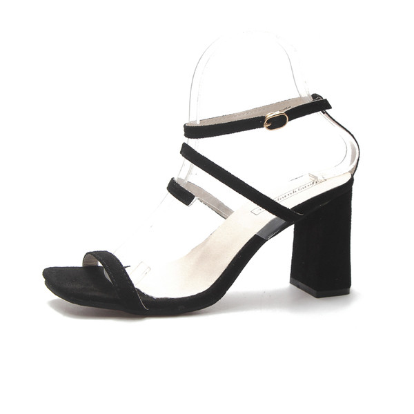 Sandale de damă elegante cu toc ușor, în negru și bej, cu bretele transparente și subțiri