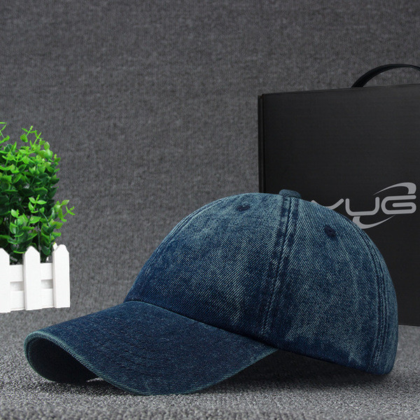 Pălărie bărbătească în două culori