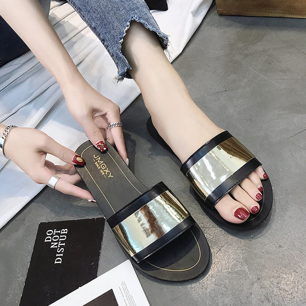 Papuci dama cu talpa plata si curea metalica