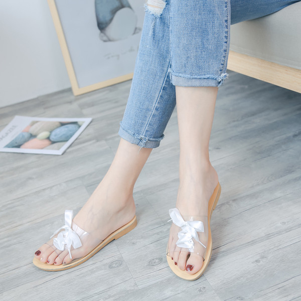 Papuci moderni de dama cu bretele si cravate transparente, potriviti pentru utilizarea de zi cu zi