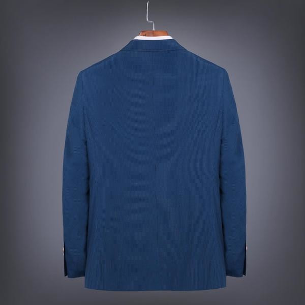 Κομψό ανδρικό σακάκι σε μπλε χρώμα με έγχρωμη επένδυση