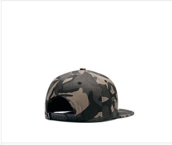 Ανδρικό καμουφλάζ καπέλο