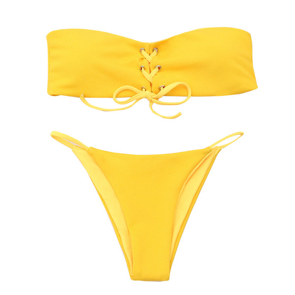 Costum de baie simplu din două piese de damă, de culoare galbenă, cu cravate