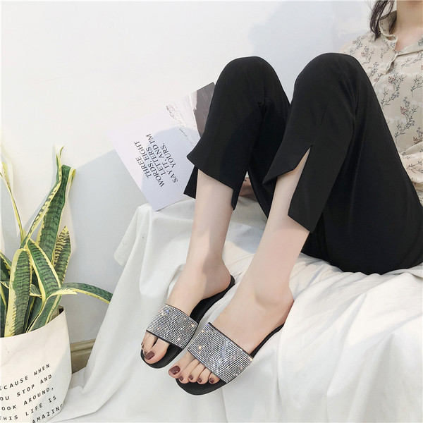 Papuci dama cu pietre decorative in mai multe culori