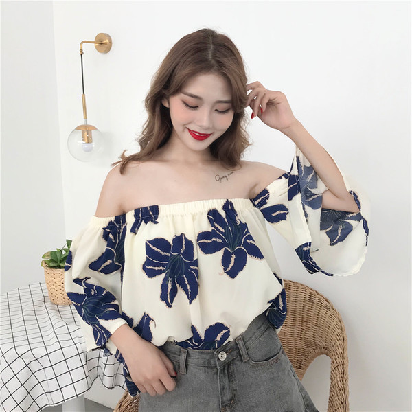 Γυναικείο καλοκαιρινό μπλουζάκι με ανοιχτούς ώμους σε δύο χρώματα με floral μοτίβα