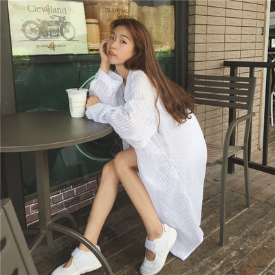 Γυναικείο μακρύ πουκάμισο ευρύ μοτίβο σε λευκό χρώμα